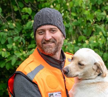 Stefan R&uuml;tten mit Labrador Ginger